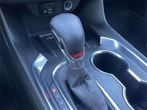 Used 2023 Chevrolet Traverse RS image 41