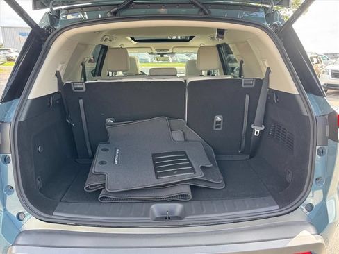 New 2026 Nissan Pathfinder SL w/ SL Premium Package (P04) AWD/4WD image 9