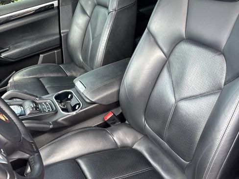 Used 2013 Porsche Cayenne S AWD/4WD image 4