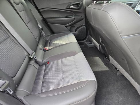 Used 2025 Chevrolet Trax LT w/ Driver Confidence Package image 4