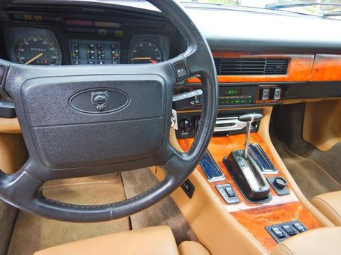 Used 1990 Jaguar XJS V12 Convertible image 18
