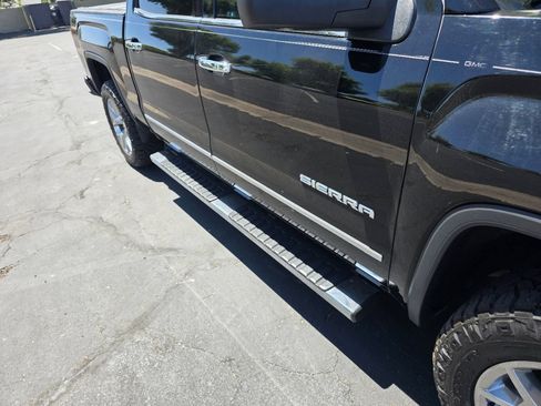 Used 2018 GMC Sierra 1500 SLT w/ SLT Premium Package RWD image 11
