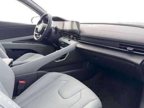 New 2026 Hyundai Elantra Limited image 16