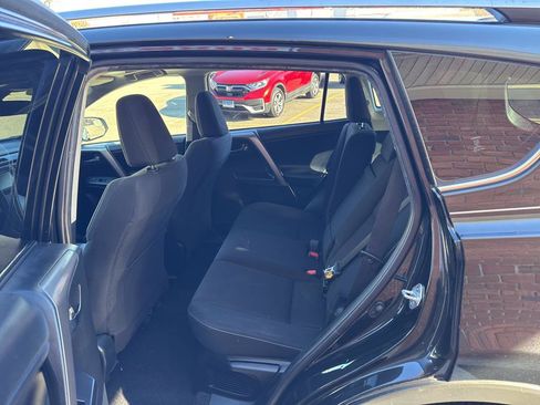 Used 2017 Toyota RAV4 XLE image 18