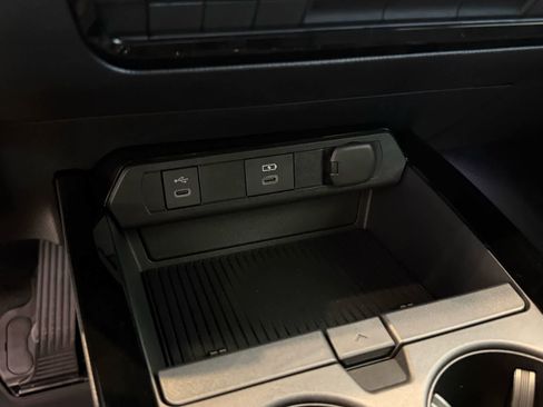 New 2026 Toyota Prius Plug-In Hybrid image 18