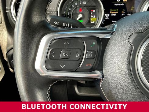 Used 2022 Jeep Wrangler Unlimited Sahara w/ Cold Weather Group AWD/4WD image 11