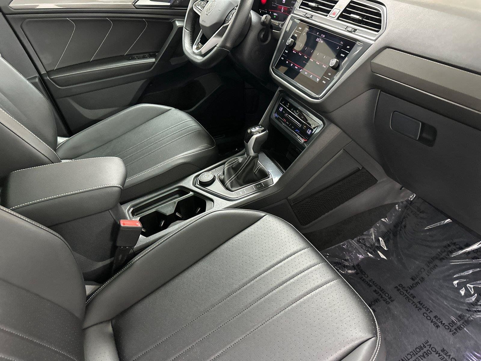 Used 2023 Volkswagen Tiguan SE R-Line AWD/4WD image 15