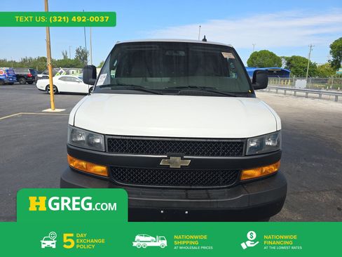 Used 2021 Chevrolet Express 2500 RWD image 1