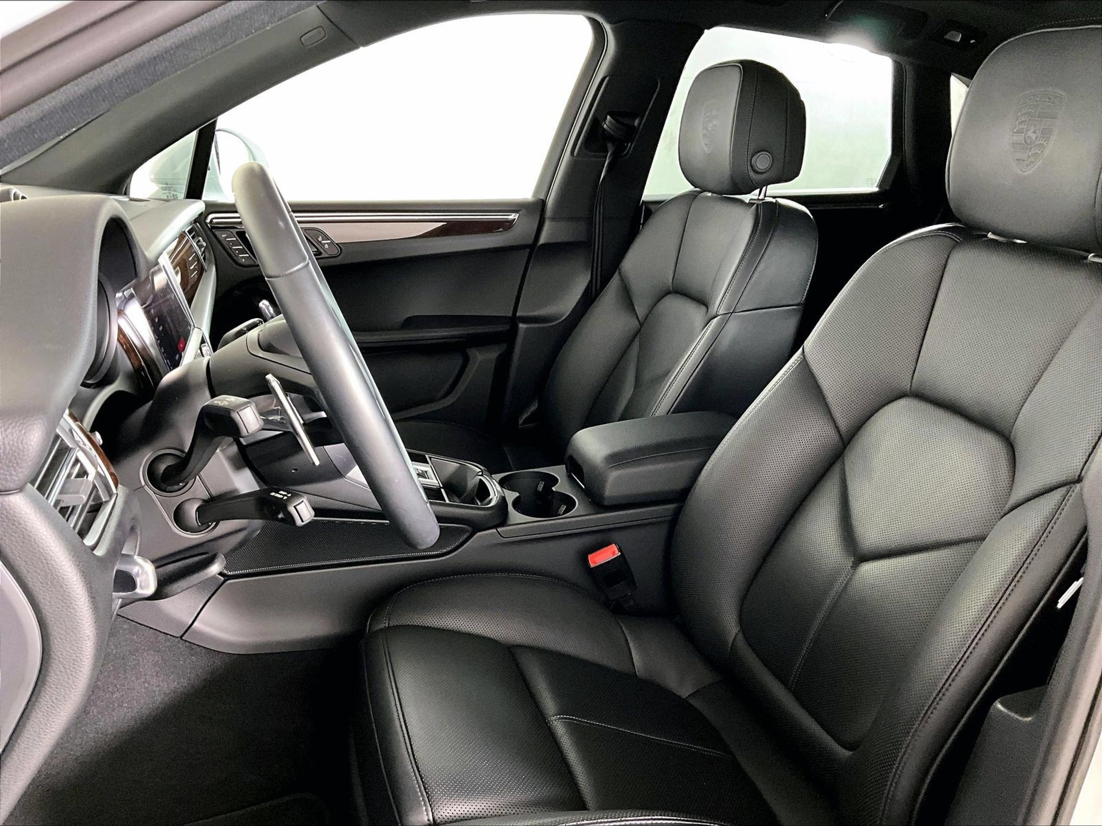 Used 2026 Porsche Macan AWD/4WD image 5