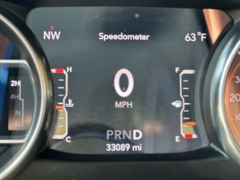 Used 2022 Jeep Wrangler Unlimited Sahara w/ Cold Weather Group image 5