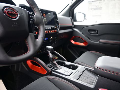 New 2026 Nissan Frontier PRO-4X w/ Pro-4x Convenience Package image 26