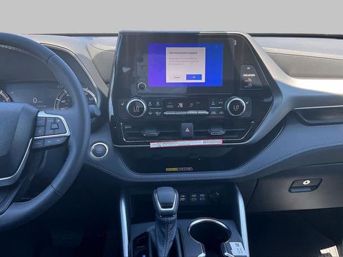 New 2026 Toyota Highlander XLE AWD/4WD image 6