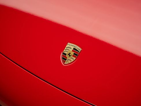 Used 2022 Porsche 911 Carrera S w/ Premium Package RWD image 6