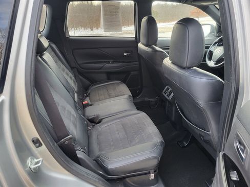 Used 2019 Mitsubishi Outlander LE image 14