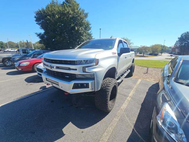 Used 2020 Chevrolet Silverado 1500 RST AWD/4WD image 2