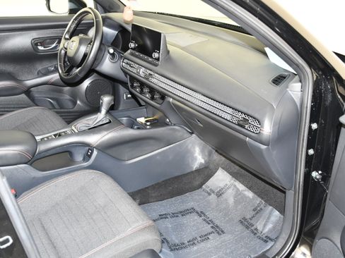 Certified 2025 Honda HR-V Sport image 32