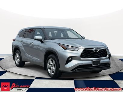 Used 2022 Toyota Highlander LE