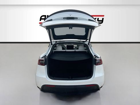 Used 2024 Tesla Model Y Performance AWD/4WD image 25