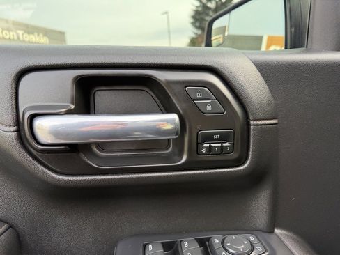 Used 2021 GMC Sierra 1500 AT4 w/ AT4 Preferred Package image 12