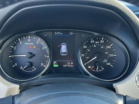 Used 2018 Nissan Rogue SL w/ Premium Package image 16