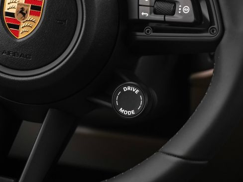 Used 2025 Porsche Macan Electric image 31