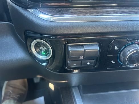 Used 2023 Chevrolet Silverado 1500 RST AWD/4WD image 25