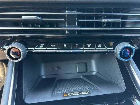 New 2026 Chevrolet Traverse LT w/ Midnight/Sport Edition image 15