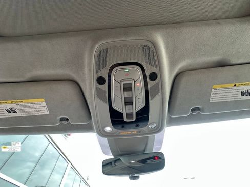 Used 2019 Audi Q8 Prestige w/ Luxury Package image 17