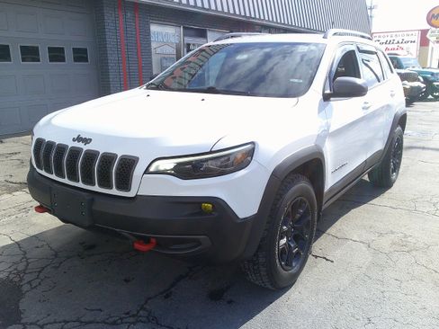 Used 2021 Jeep Cherokee Trailhawk w/ Premium Leather Package image 13