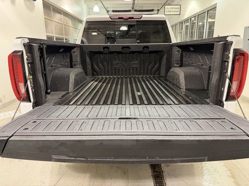 Used 2024 GMC Sierra 1500 AT4 w/ Technology Package image 6