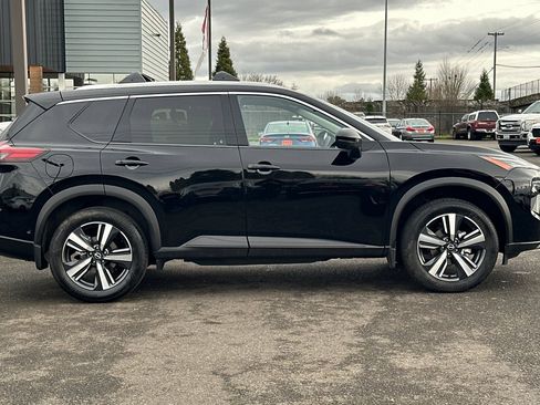 Used 2025 Nissan Rogue SL w/ SL Premium Package AWD/4WD image 3