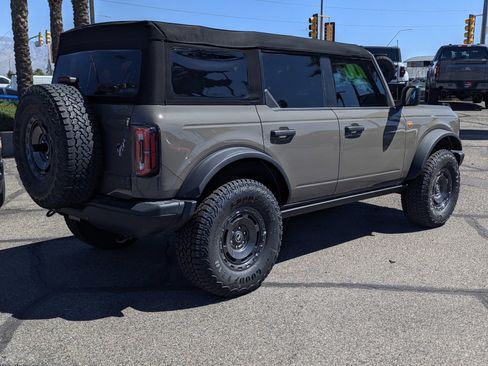 New 2025 Ford Bronco Badlands w/ Sasquatch Package AWD/4WD image 2