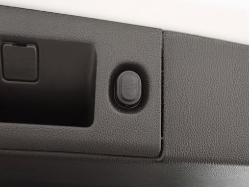 Used 2020 Chevrolet Suburban Premier image 28