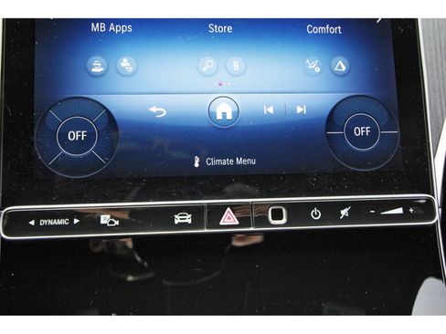 Used 2025 Mercedes-Benz GLC 300 image 28