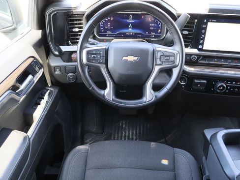 Used 2025 Chevrolet Silverado 1500 LT RWD image 22
