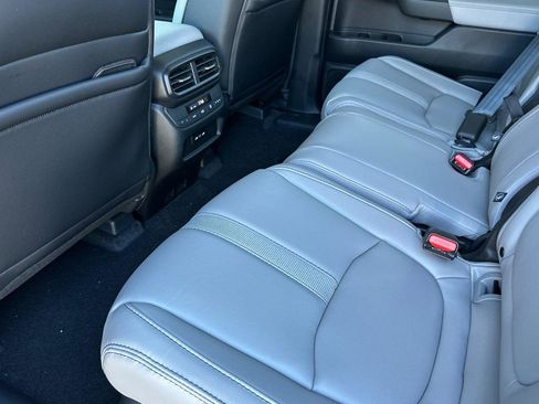 New 2025 Honda Pilot Touring image 13