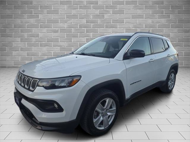 Used 2022 Jeep Compass Latitude w/ Convenience Group AWD/4WD image 2