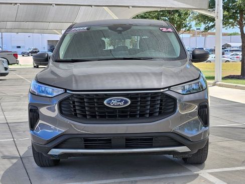 Used 2024 Ford Escape Active AWD/4WD image 2