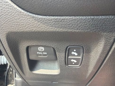 Used 2025 RAM 1500 Big Horn AWD/4WD image 19