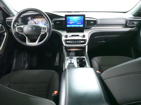 Used 2021 Ford Explorer XLT AWD/4WD image 8