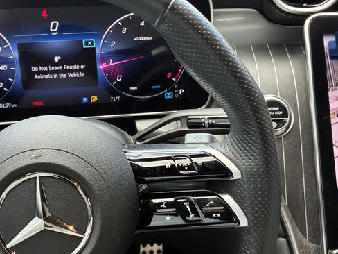 Used 2023 Mercedes-Benz GLC 300 4MATIC image 25
