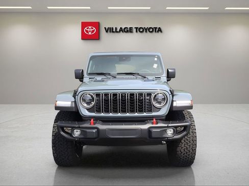 Used 2025 Jeep Wrangler Unlimited Rubicon AWD/4WD image 8