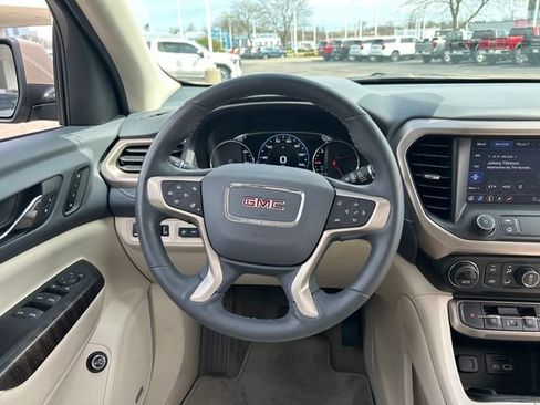 Used 2023 GMC Acadia Denali w/ Denali Technology Package image 12