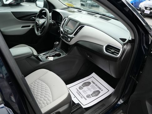 Used 2021 Chevrolet Equinox LS AWD/4WD image 26