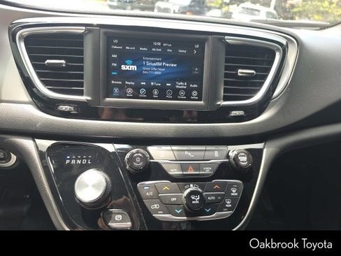 Used 2019 Chrysler Pacifica Touring Plus w/ S Appearance Package FWD image 15