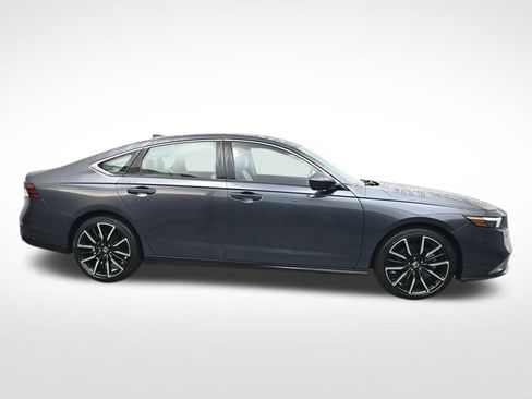 Used 2024 Honda Accord Touring image 9