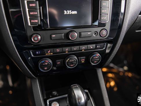 Used 2015 Volkswagen Jetta TDI SEL FWD image 28