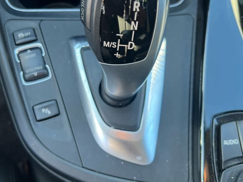 Used 2016 BMW 320i xDrive Sedan AWD/4WD image 11