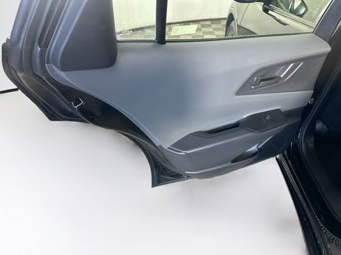 Used 2025 Toyota Prius LE FWD image 27