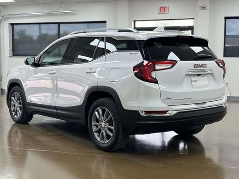 Used 2023 GMC Terrain SLT w/ LPO, Floor Liner Package FWD image 8